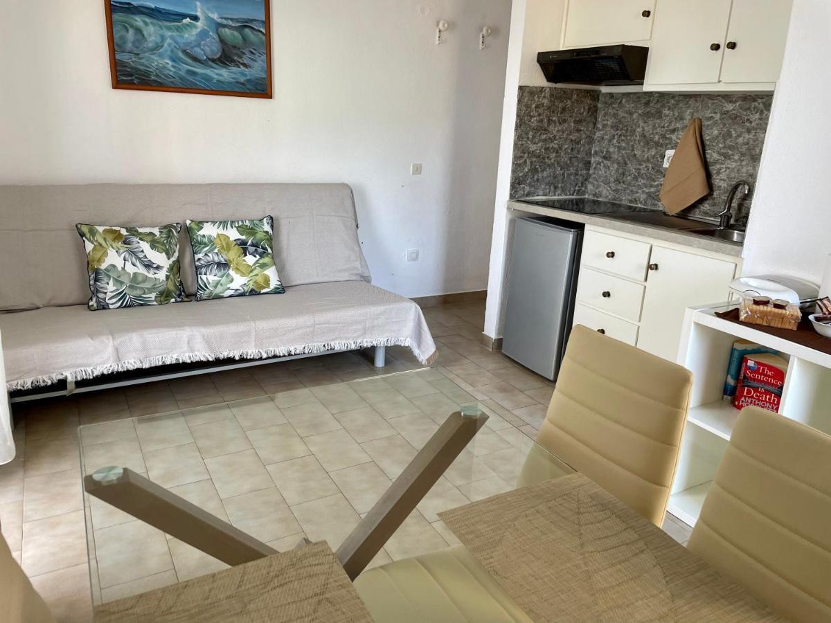 'glyfada' 118 * Γλυφάδα